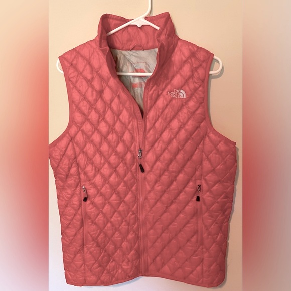 North Face lightweight orange vest size large - Picture 1 of 4